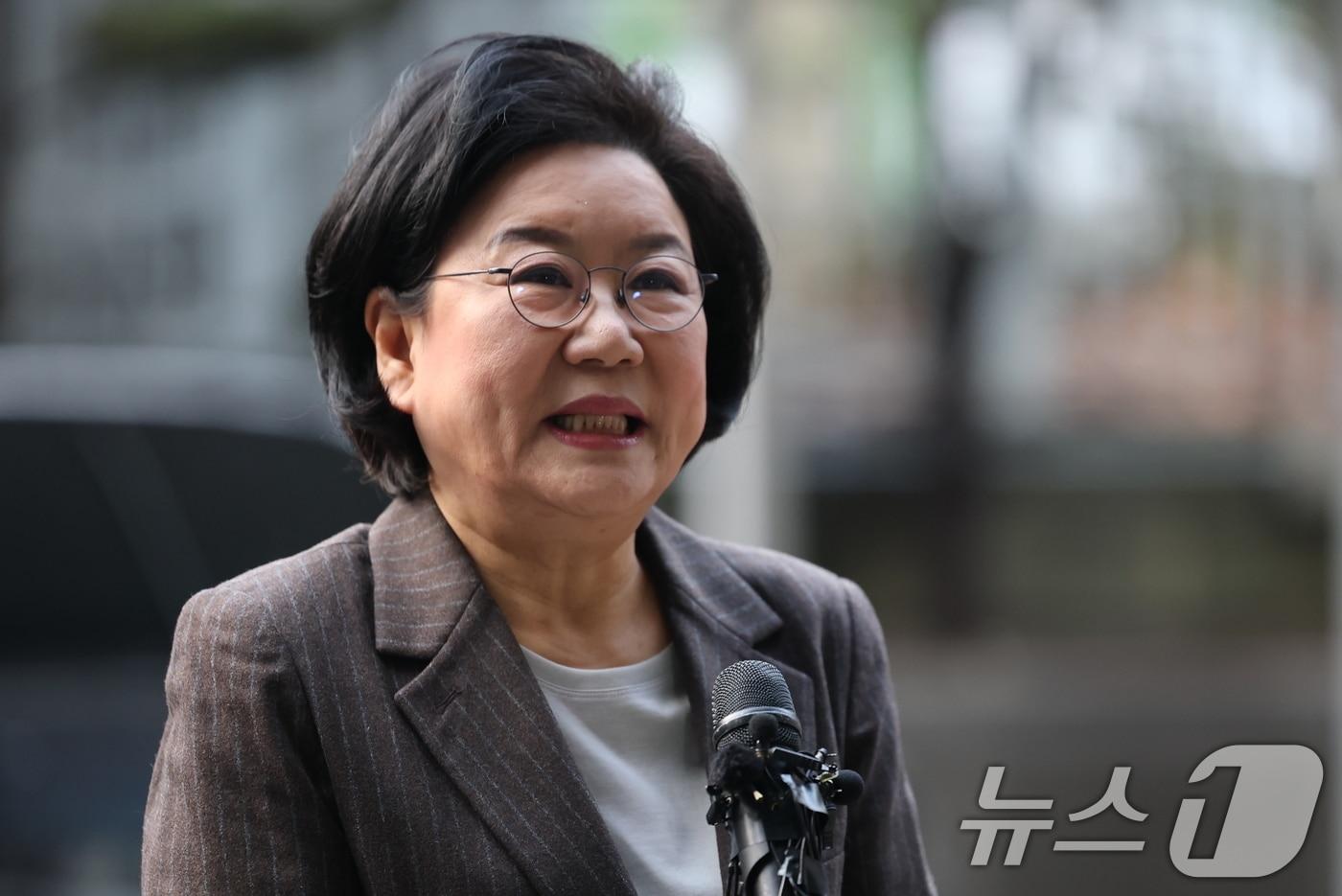 초대 기획예산처 장관 후보자로 지명된 이혜훈 전 국민의힘 의원이 29일 오전 서울 중구 예금보험공사에 마련된 인사청문회 준비 사무실로 첫 출근하며 소감을 밝히고 있다. 2025.12.29/뉴스1 ⓒ News1 오대일 기자