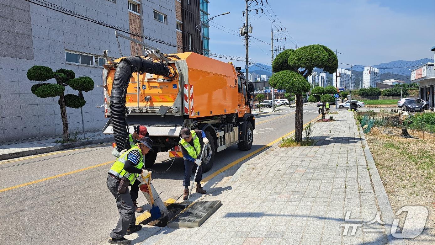 본문 이미지 - 강원 동해시 현장대응 기동처리반.(동해시 제공, 재판매 및 DB 금지) 2025.12.29/뉴스1