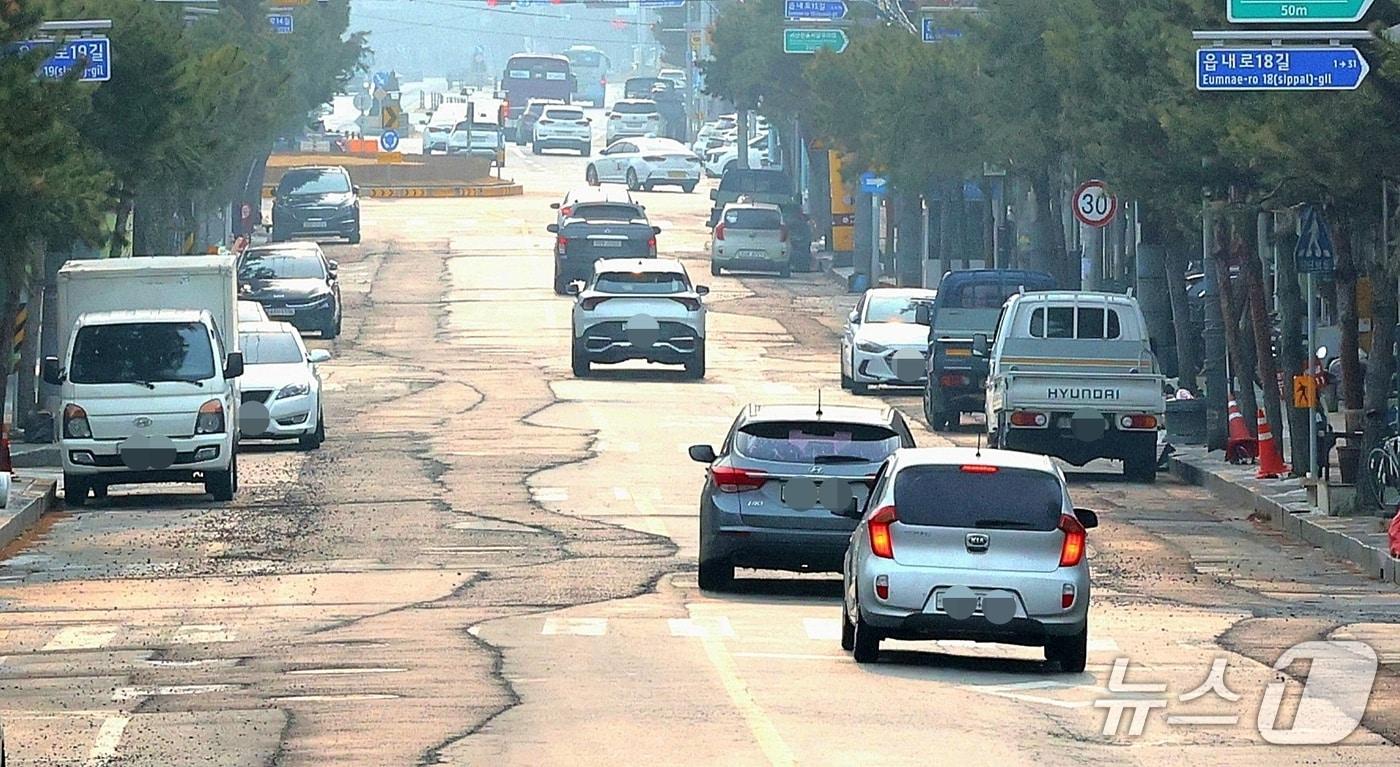 충북 괴산군 괴산읍 전선지중화 사업을 진행 중인 구간.(괴산군 제공, 재판매 및 DB금지)/뉴스1