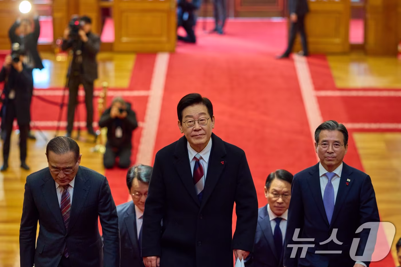 이재명 대통령이 29일 청와대로 첫 출근하고 있다. (청와대 제공. 재판매 및 DB 금지) 2025.12.29/뉴스1 ⓒ News1 이재명 기자