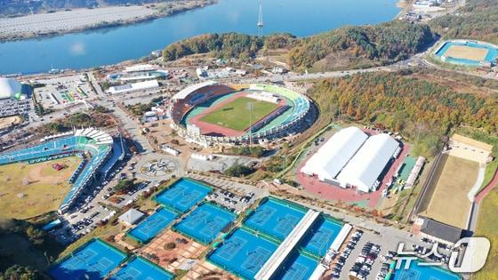 본문 이미지 - 강원 춘천 송암스포츠타운 주경기장 일대 전경.(뉴스1 DB)