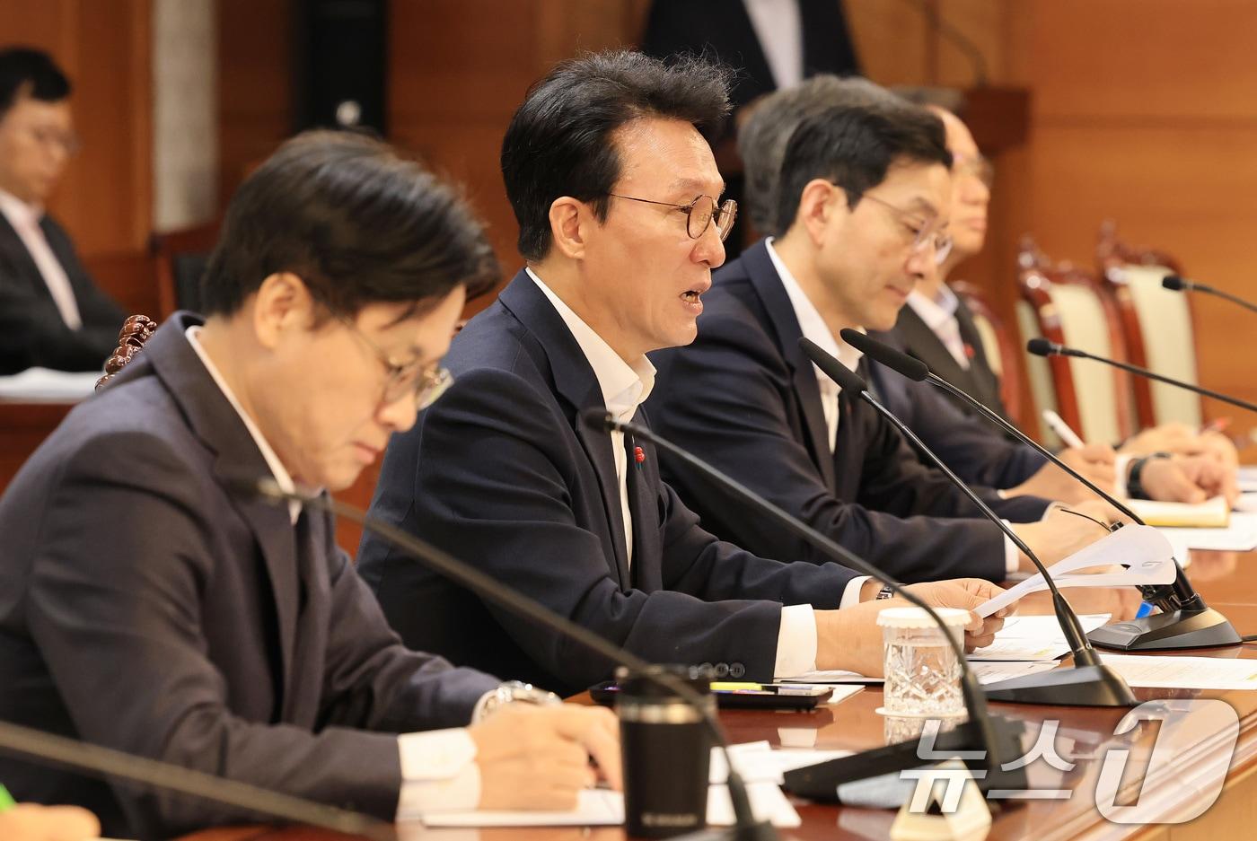 김민석 국무총리가 3일 서울 종로구 정부서울청사에서 열린 노동안전 현안 점검회의에서 모두발언을 하고 있다. 2025.12.3/뉴스1 ⓒ News1 임세영 기자