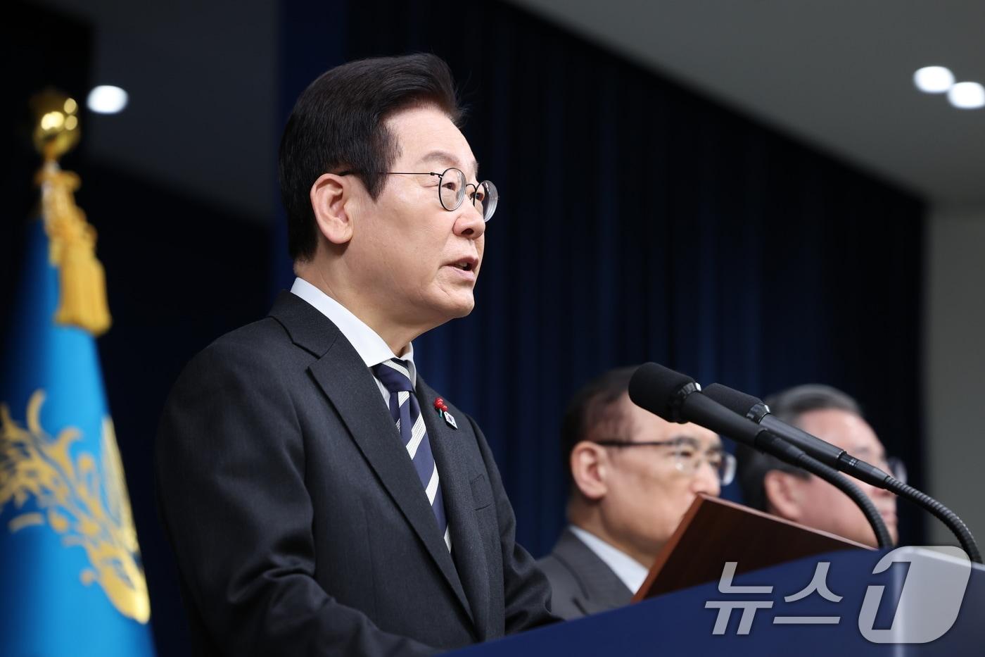 이재명 대통령이 3일 서울 용산 대통령실 청사에서 ‘빛의 혁명 1주년, 대통령 대국민 특별성명’을 발표하고 있다. 2025.12.3/뉴스1 ⓒ News1 이재명 기자