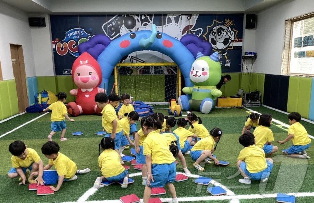 본문 이미지 - 경북교육청이 유치원·어린이집 통합을 앞두고 이달부터 내년 2월까지 기관별 특색을 살린 ‘온&#40;溫&#41;하루&#41;’ 사업을 추진한다.&#40;경북도 제공. 재판매 및 DB금지&#41; /뉴스1