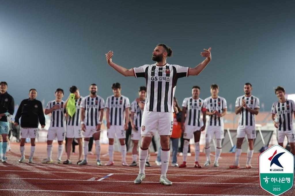 본문 이미지 - FC서울의 야잔&#40;한국프로축구연맹 제공&#41; 