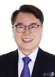 본문 이미지 - 이돈승 김대중재단 전북 완주군지회장/뉴스1