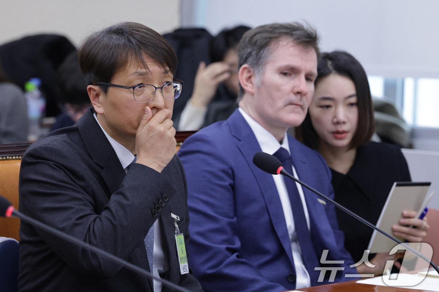 박대준 쿠팡 대표이사가3일 서울 여의도 국회 정무위원회에서 열린 쿠팡 개인정보 유출 관련 현안질의에서 의원 질의에 답변하고 있다. 2025.12.3/뉴스1 ⓒ News1 신웅수 기자