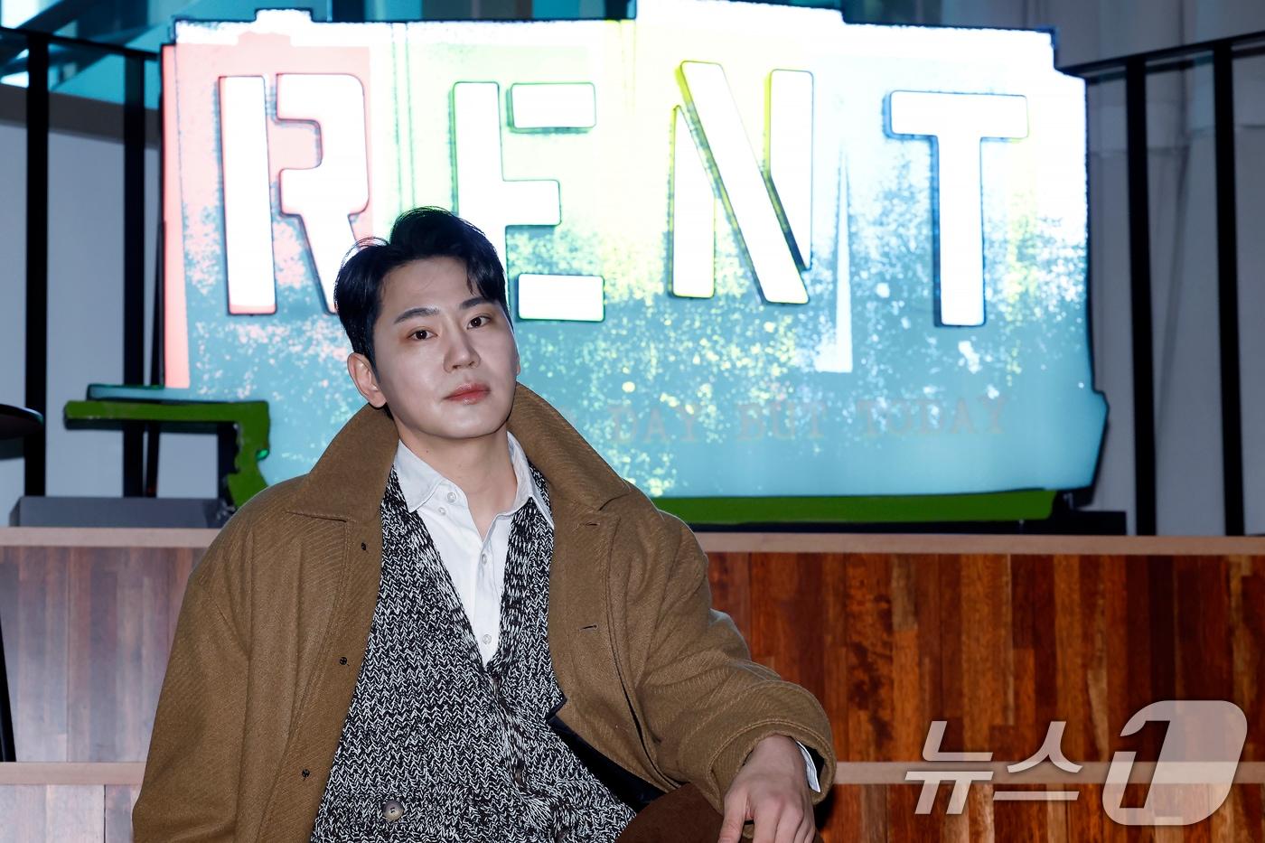 뮤지컬 &#39;렌트&#39; 콜린 역의 배우 장지후가 3일 오후 서울 강남구 영동대로 코엑스아티움에서 진행된 라운드인터뷰에 앞서 포즈를 취하고 있다. ⓒ News1 박정호 기자