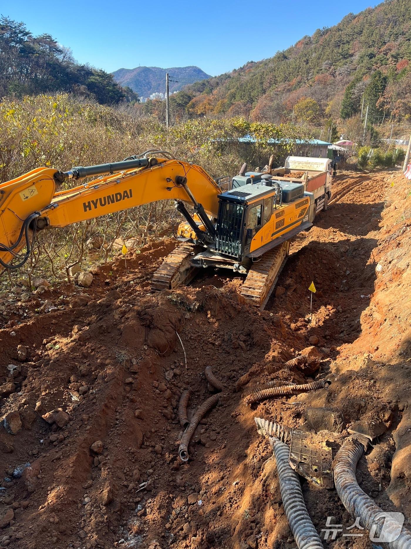 본문 이미지 - 3일 전남 순천시 왕지동 일원에 정전이 발생해 한국전력공사가 긴급 복구를 진행하고 있다. (한국전력공사 제공. 재판매 및 DB금지)
