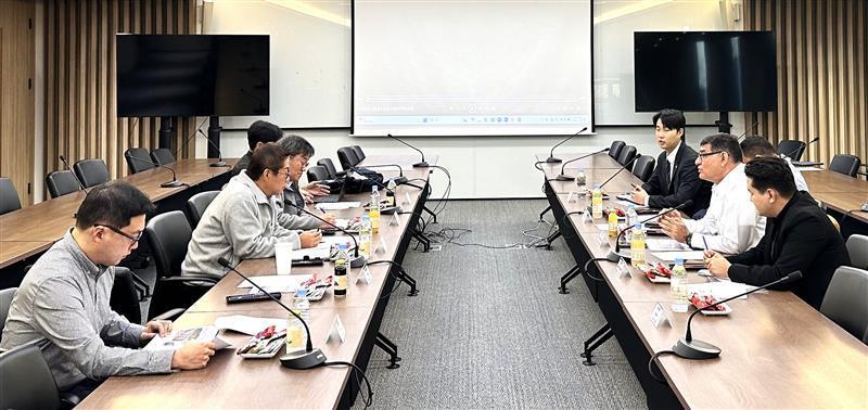 본문 이미지 - 동부건설·엘살바도르 공공사업교통부&#40;MOPT&#41; 면담 모습.&#40;동부건설 제공&#41;/뉴스1 ⓒ News1 