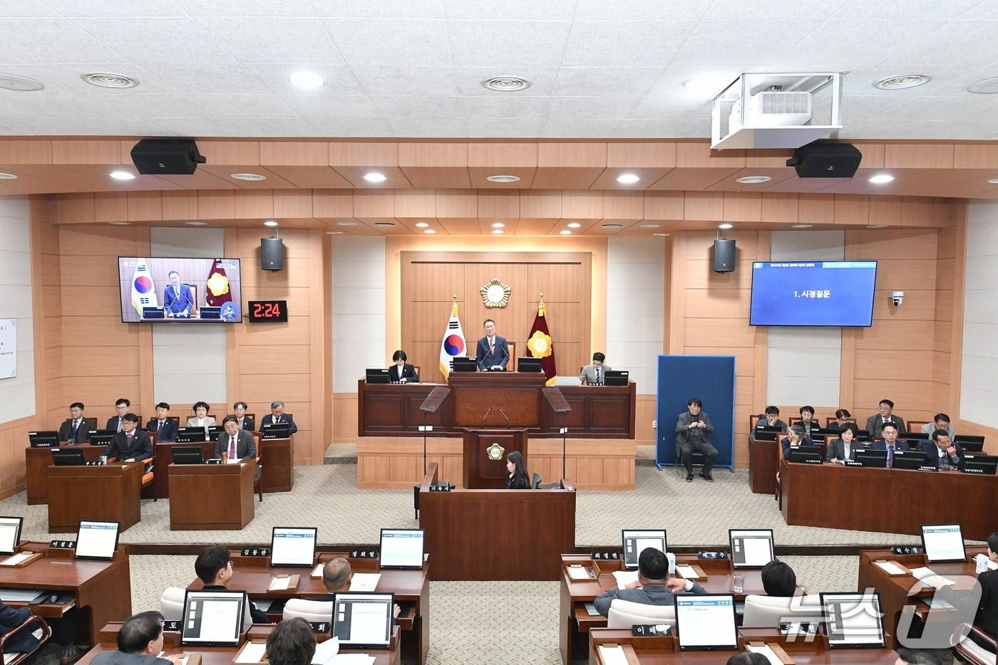 김해시의회가 3일 제275회 정례회 2차 본회의를 열고 있다.&#40;김해시의회 제공. 재판매 및 DB금지&#41;