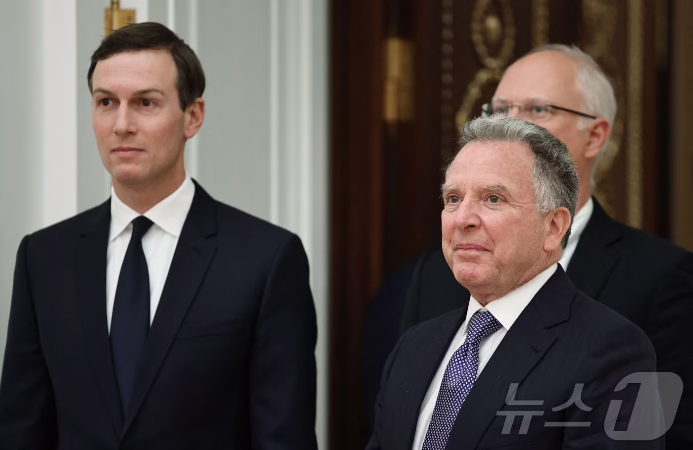 모스크바를 방문한 스티브 위트코프 미국 백악관 특사&#40;오른쪽&#41; 와 트럼프 미국 대통령의 사위 재러드 쿠슈너 전 백악관 선임고문. 2025.12.02. ⓒ AFP=뉴스1 ⓒ News1 이지예 객원기자