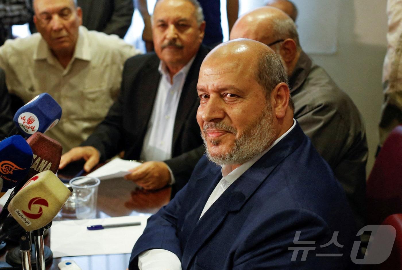하마스 정치국 위원 칼릴 알하야가 2022년 10월 19일(현지시간) 시리아 다마스쿠스에서 열린 기자회견에 참석하고 있다. 2022.10.19. ⓒ 로이터=뉴스1 ⓒ News1 윤다정 기자