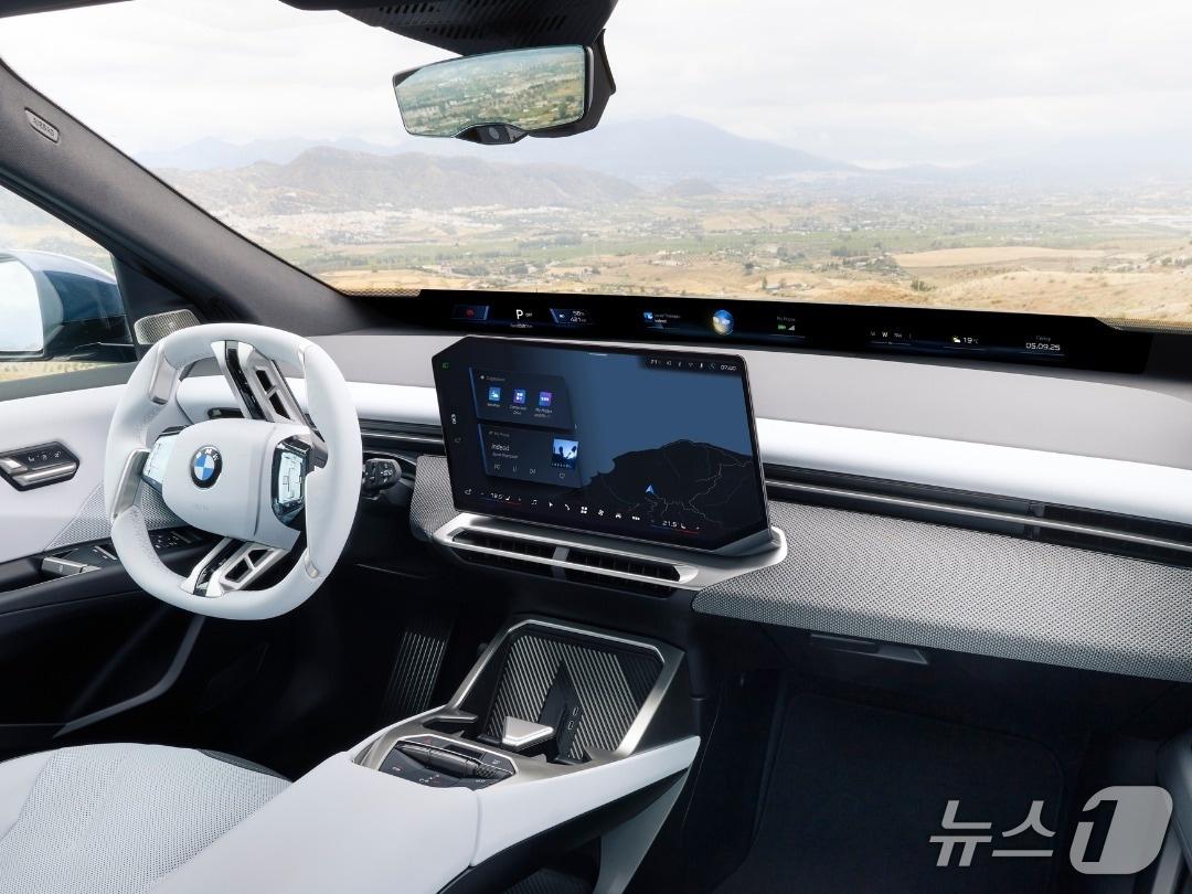 본문 이미지 - BMW의 iX3 내부(BMW 제공)