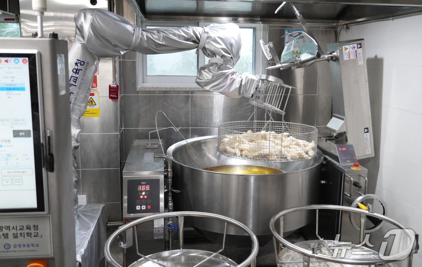 조리로봇.(부산시교육청 제공. 재판매 및 DB금지)