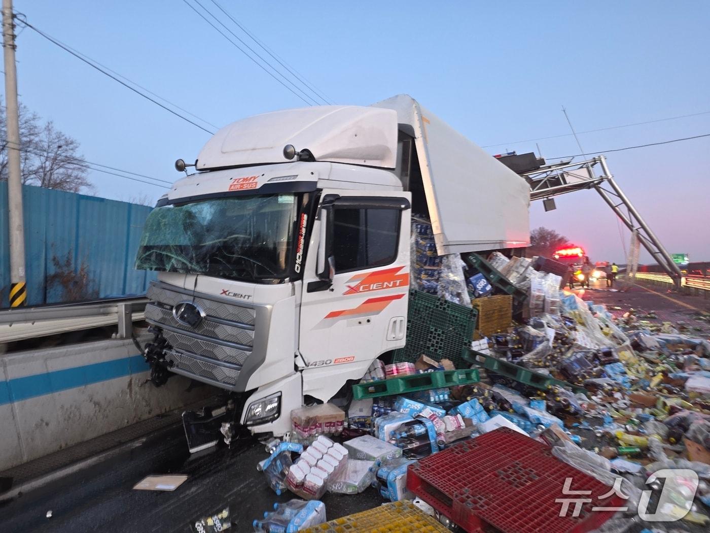 본문 이미지 - 사고 현장(독자 송영훈씨 제공. 재판매 및 DB금지)./뉴스1