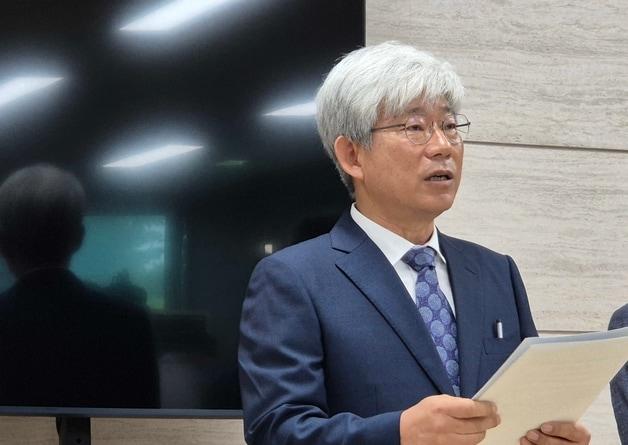 본문 이미지 - 내년 충북교육감 선거 충북민주진보교육감 단일 후보로 확정된 김성근 전 충북교육청 부교육감.(자료사진)/뉴스1