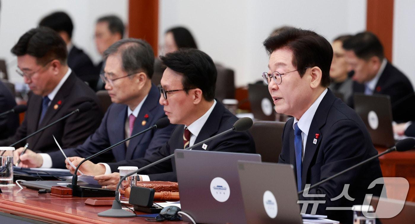 이재명 대통령이 30일 청와대에서 열린 국무회의에서 발언하고 있다. (청와대통신사진기자단) 2025.12.30/뉴스1 ⓒ News1 허경 기자