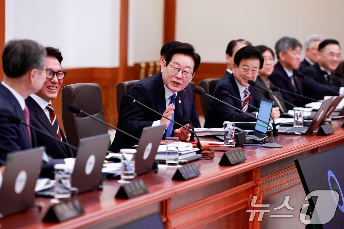 이재명 대통령이 30일 청와대에서 열린 국무회의에서 발언하고 있다. (청와대통신사진기자단) 2025.12.30/뉴스1 ⓒ News1 허경 기자