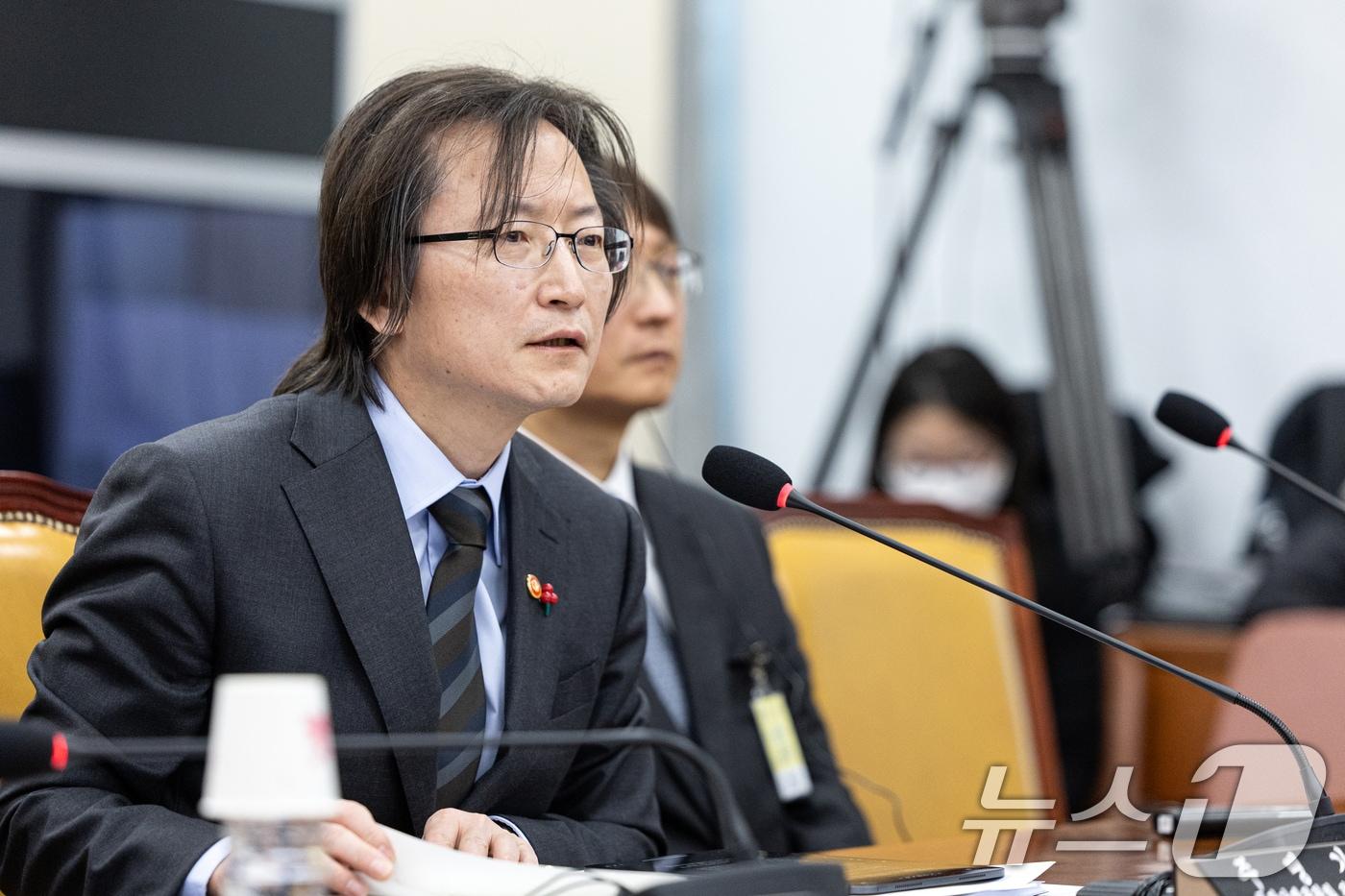 주병기 공정거래위원장이 30일 서울 여의도 국회에서 열린 제430회국회(임시회) 쿠팡 침해사고 및 개인정보 유출, 불공정 거래, 노동환경 실태 파악과 재발방지 대책 마련을 위한 연석 청문회에 출석해 의원 질의에 답변하고 있다. 2025.12.30/뉴스1 ⓒ News1 이승배 기자