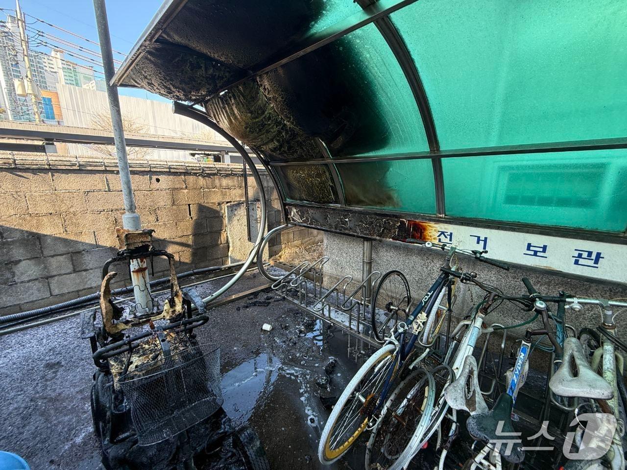 본문 이미지 - 화재 현장. (경기도소방재난본부 제공. 재판매 및 DB 금지) 2025.12.30/뉴스1