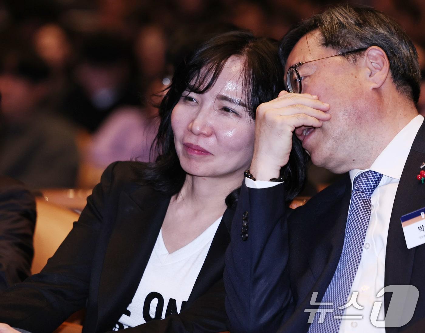 본문 이미지 - 이연수 NC AI대표(왼쪽). 2025.12.30/뉴스1 ⓒ News1 구윤성 기자