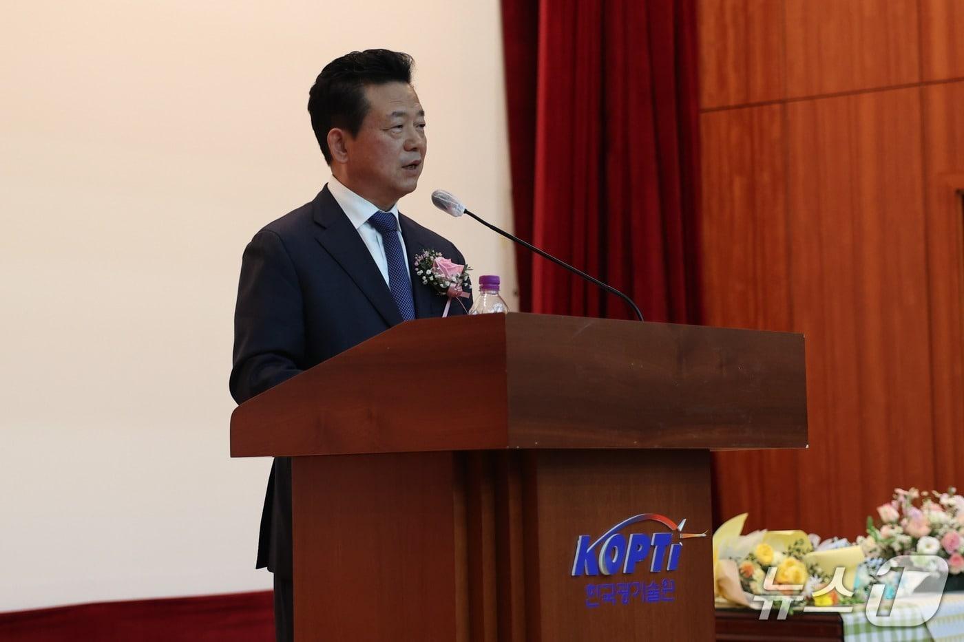 서기웅 원장이 취임사를 하고 있다.(한국광기술원 제공, 재판매 및 DB금지)/뉴스1 