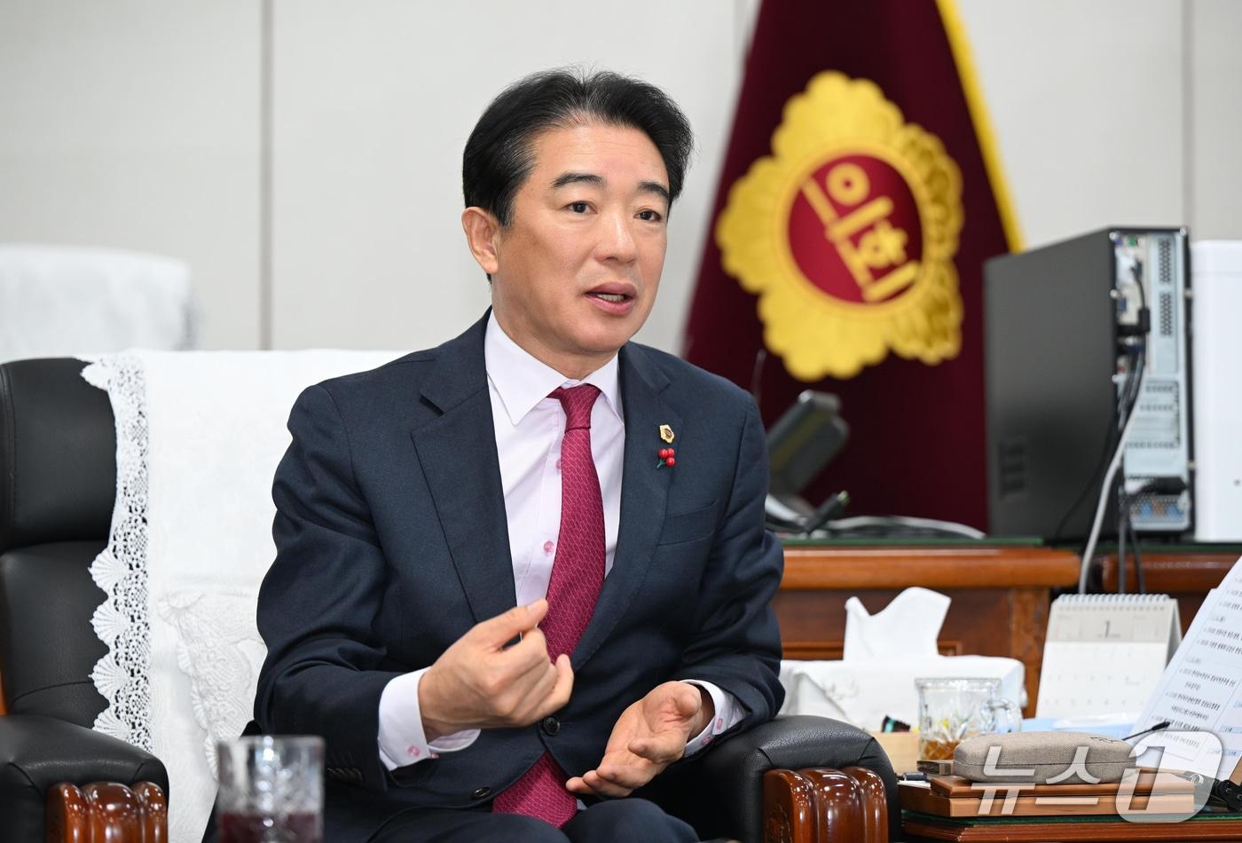 최학범 경남도의회 의장(재판매 및 DB금지)