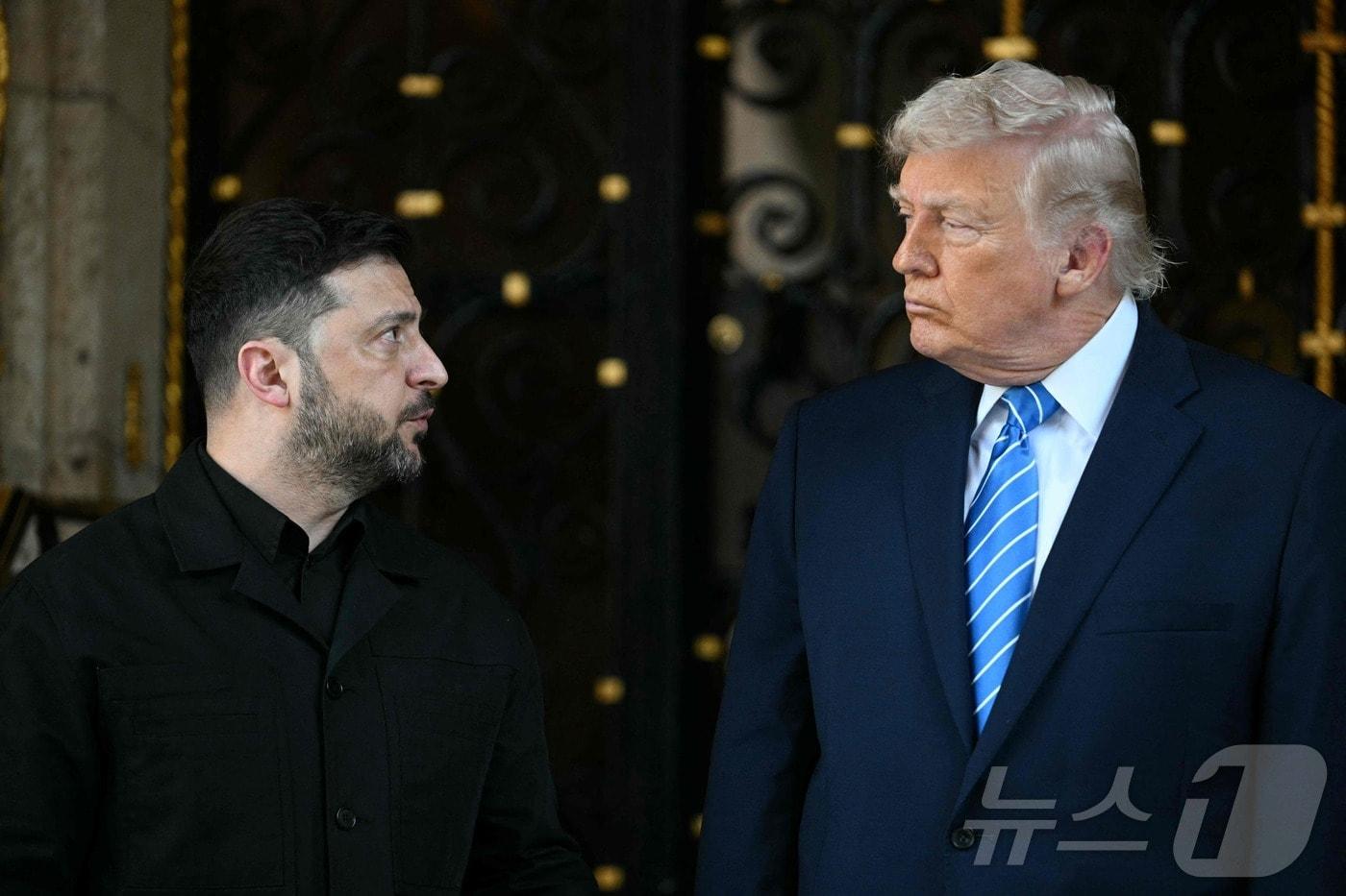 볼로디미르 젤렌스키 우크라이나 대통령(왼쪽)과 도널드 트럼프 미국 대통령. 2025.12.28 ⓒ AFP=뉴스1 ⓒ News1 이지예 객원기자