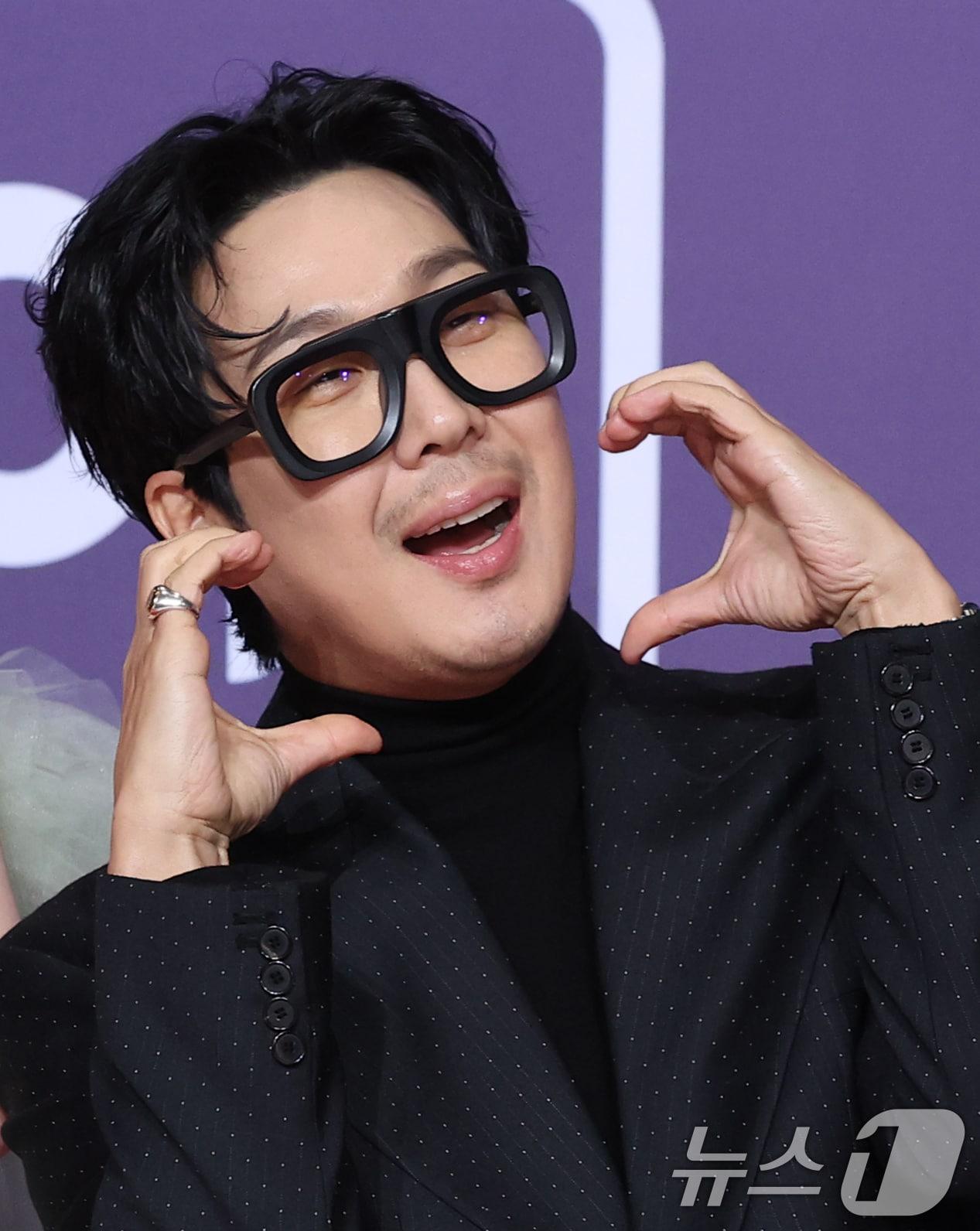 본문 이미지 - '런닝맨' 하하가 30일 서울 마포구 상암 SBS 프리즘 타워에서 열린 ‘2025 SBS 연예대상’ 레드카펫 행사에 참석해 포즈를 취하고 있다 2025.12.30/뉴스1 ⓒ News1 권현진 기자