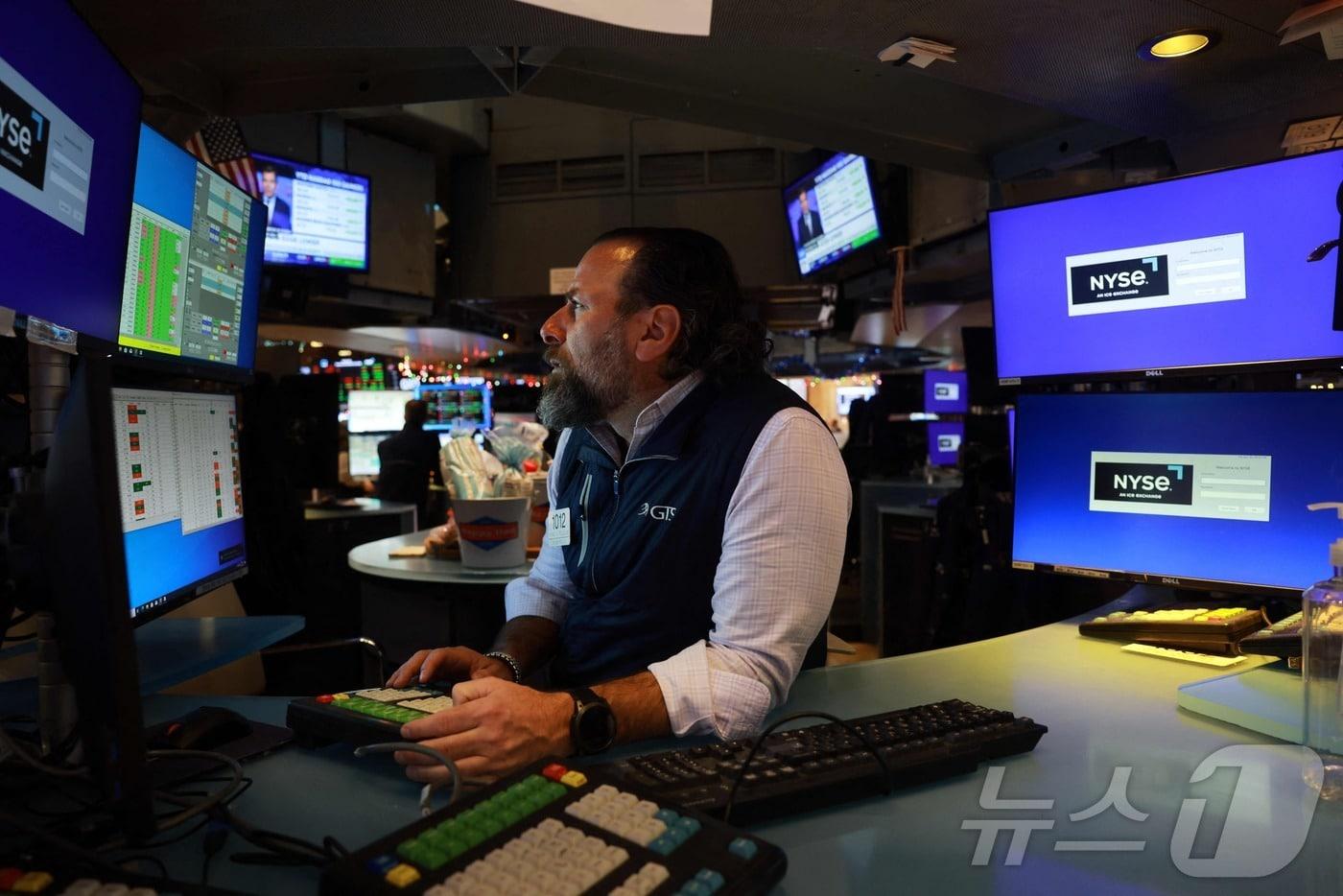 뉴욕증권거래소 트레이더 ⓒ AFP=뉴스1