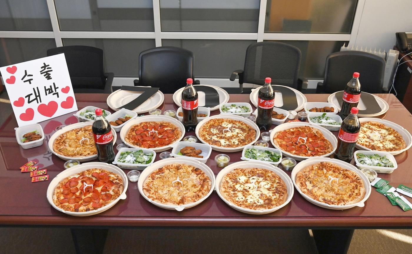 이재명 대통령이 30일 수출 7000억 달러 돌파를 기념해 산업통상부 직원들에게 보낸 피자. (산업통상부 제공. 재판매 및 DB금지) 2025.12.31 /뉴스1