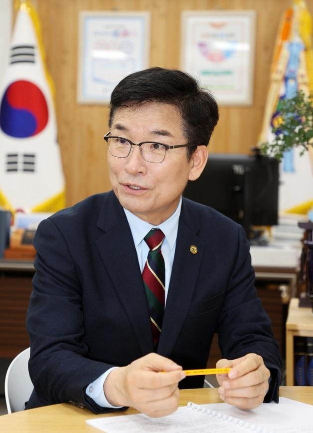 본문 이미지 - 윤건영 충북교육감/뉴스1