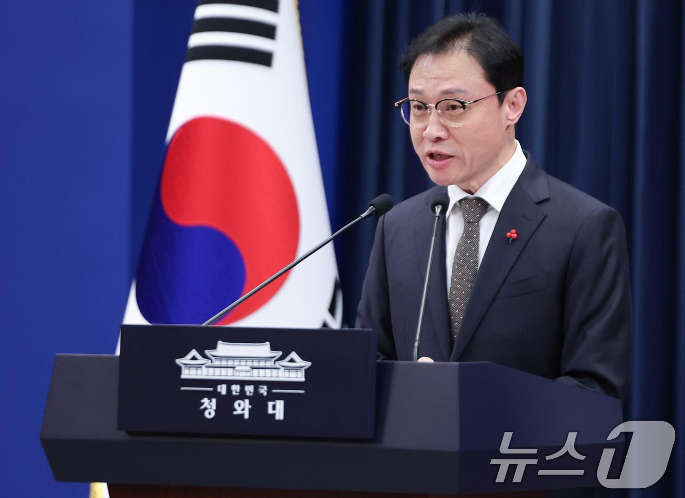 본문 이미지 - 이규연 홍보소통수석이 31일 청와대 춘추관에서 KTV 생중계 확대 관련 브리핑을 하고 있다. 2025.12.31/뉴스1 ⓒ News1 허경 기자