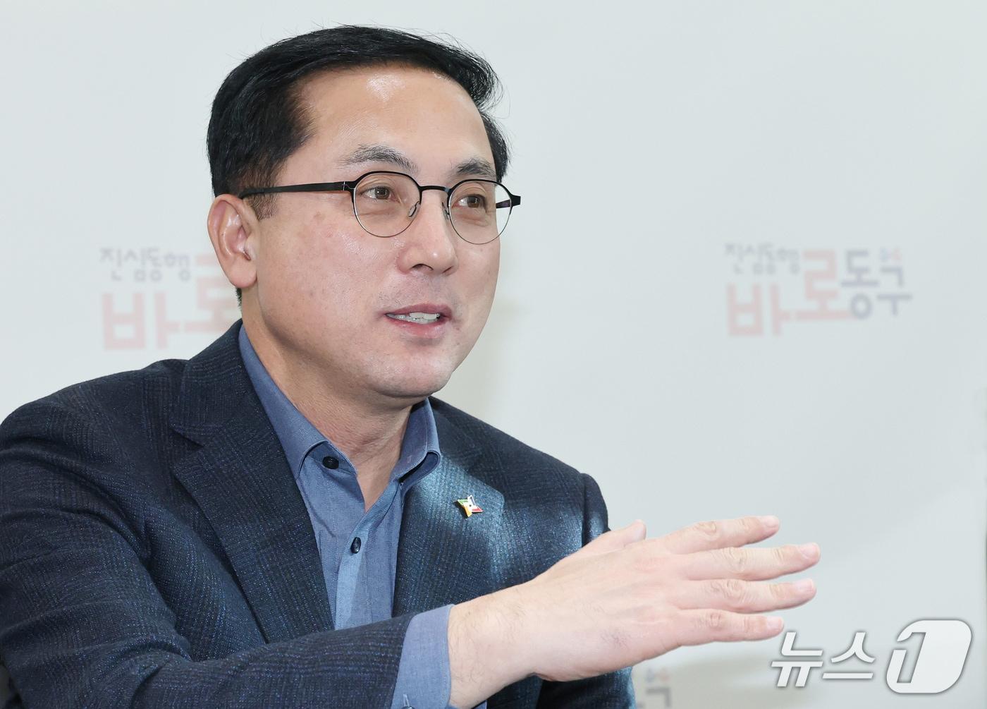 본문 이미지 - 박희조 동구청장이 뉴스1과 인터뷰를 하고 있다. ⓒ News1 김기태 기자
