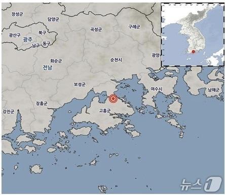 본문 이미지 - 31일 전남 고흥군에서 발생한 지진 위치.(광주지방기상청 제공) 2025.12.31/뉴스1