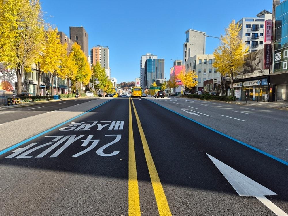 본문 이미지 - 서울 서대문구 신촌로 제강슬래그 포장(서울시 제공)