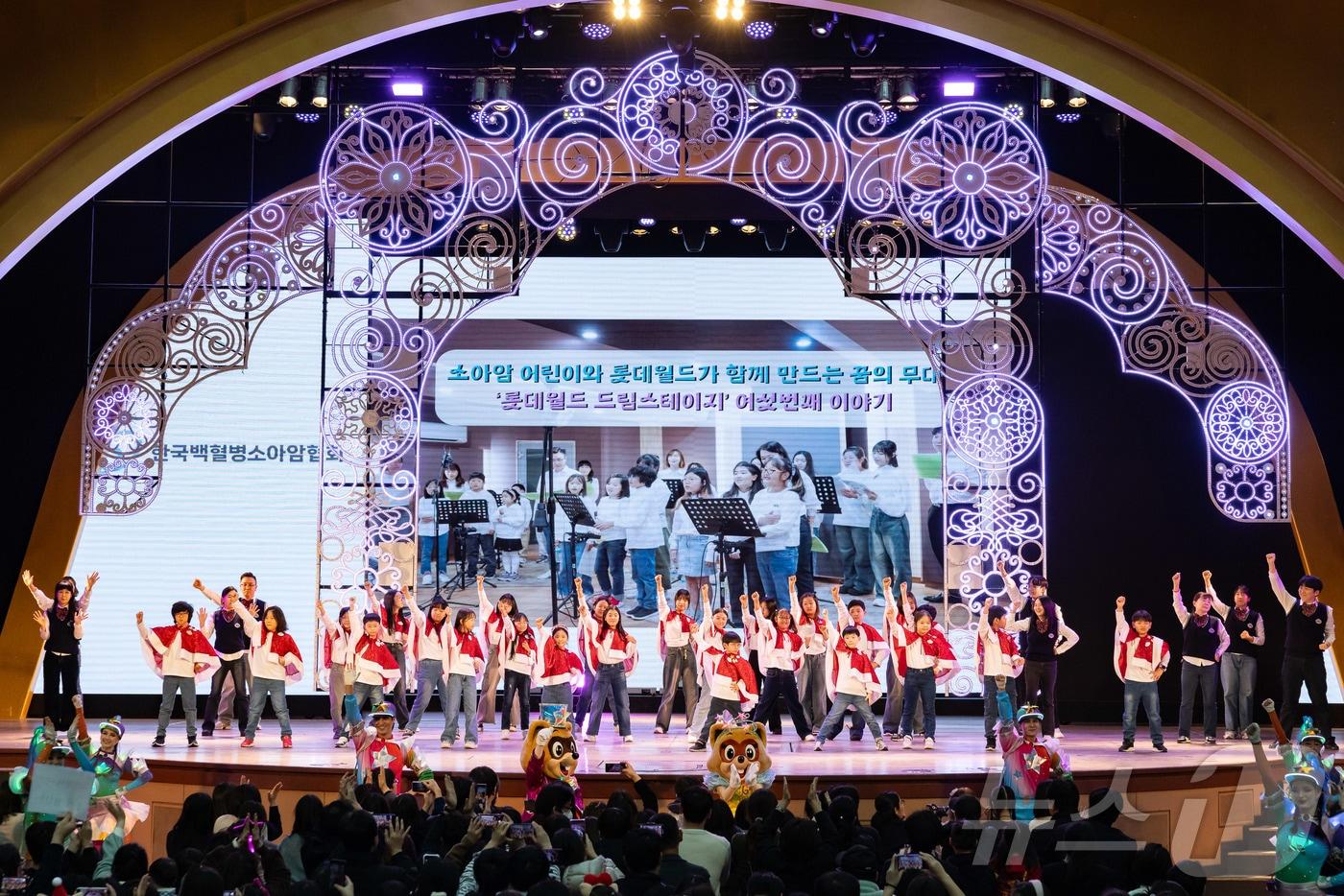 지난해 진행한 제6회 드림스테이지 공연&#40;롯데월드 제공&#41; 