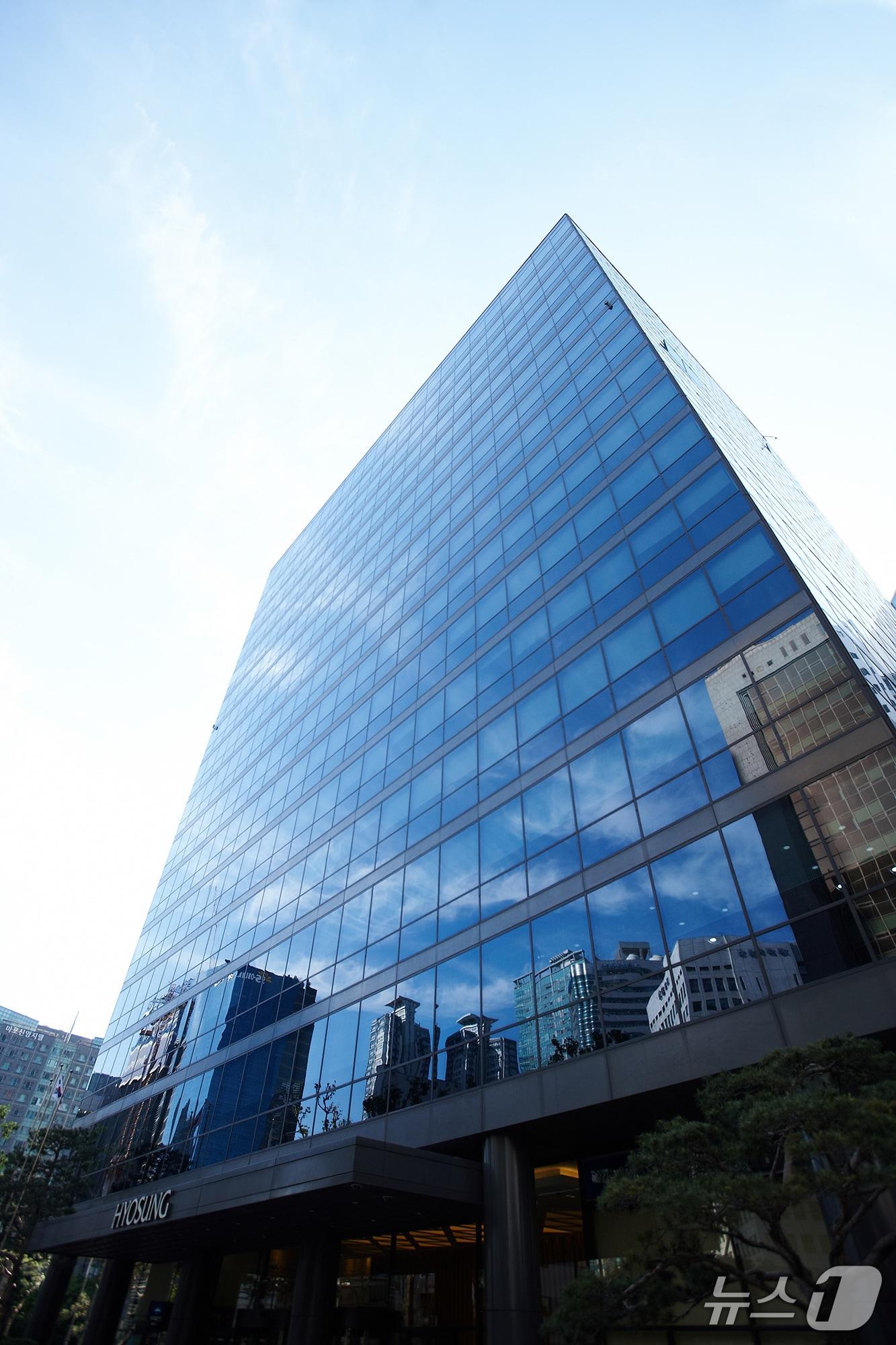 본문 이미지 - 서울시 마포구 공덕동 효성 본사 사옥 전경 &#40;사진제공 = 효성&#41; 