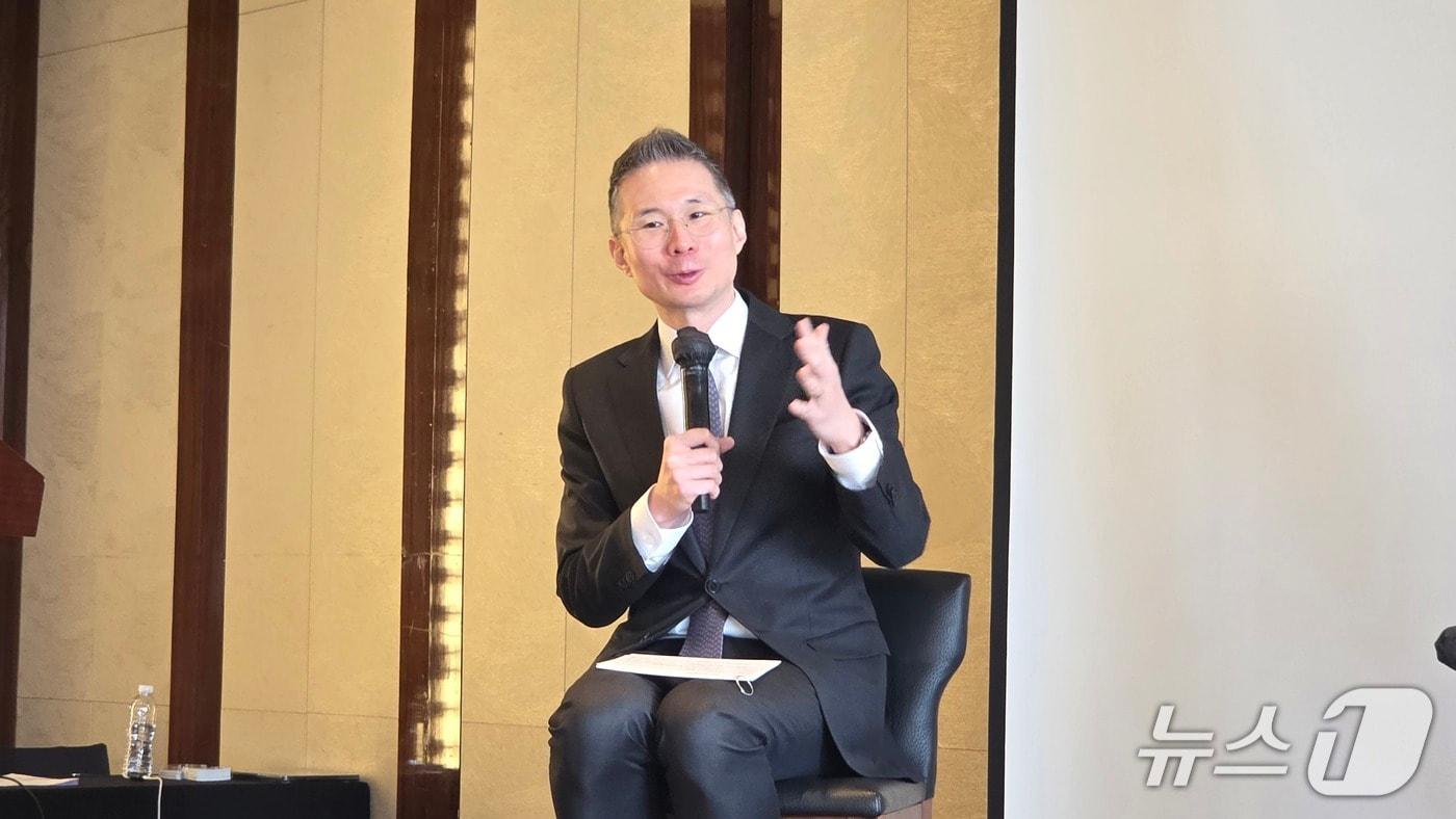 김경훈 오픈AI코리아 총괄 대표가 서울 중구 웨스틴조선호텔에서 열린 기자 간담회에서 질의에 답변하고 있다. 2025.12.4 뉴스1 ⓒ News1 김민석 기자