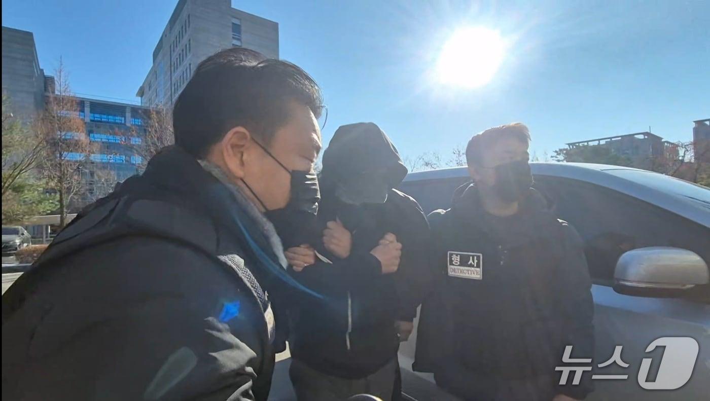 청주지검에 모습을 드러낸 김영우&#40;독자제공. 재판매 및 DB금지&#41;./뉴스1 