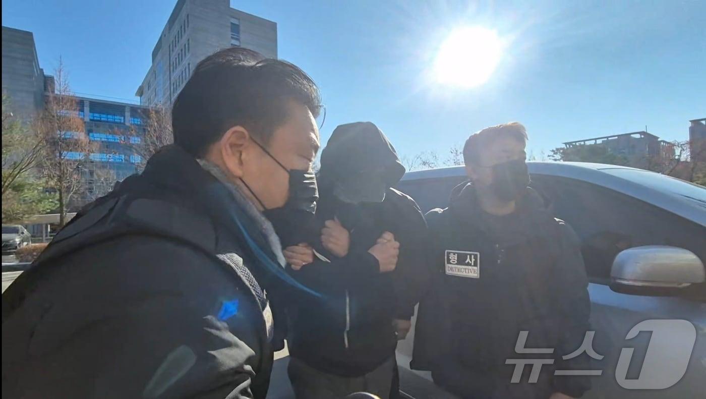 본문 이미지 - 구속전피의자심문(영장실질심사)에 출석한 김영우