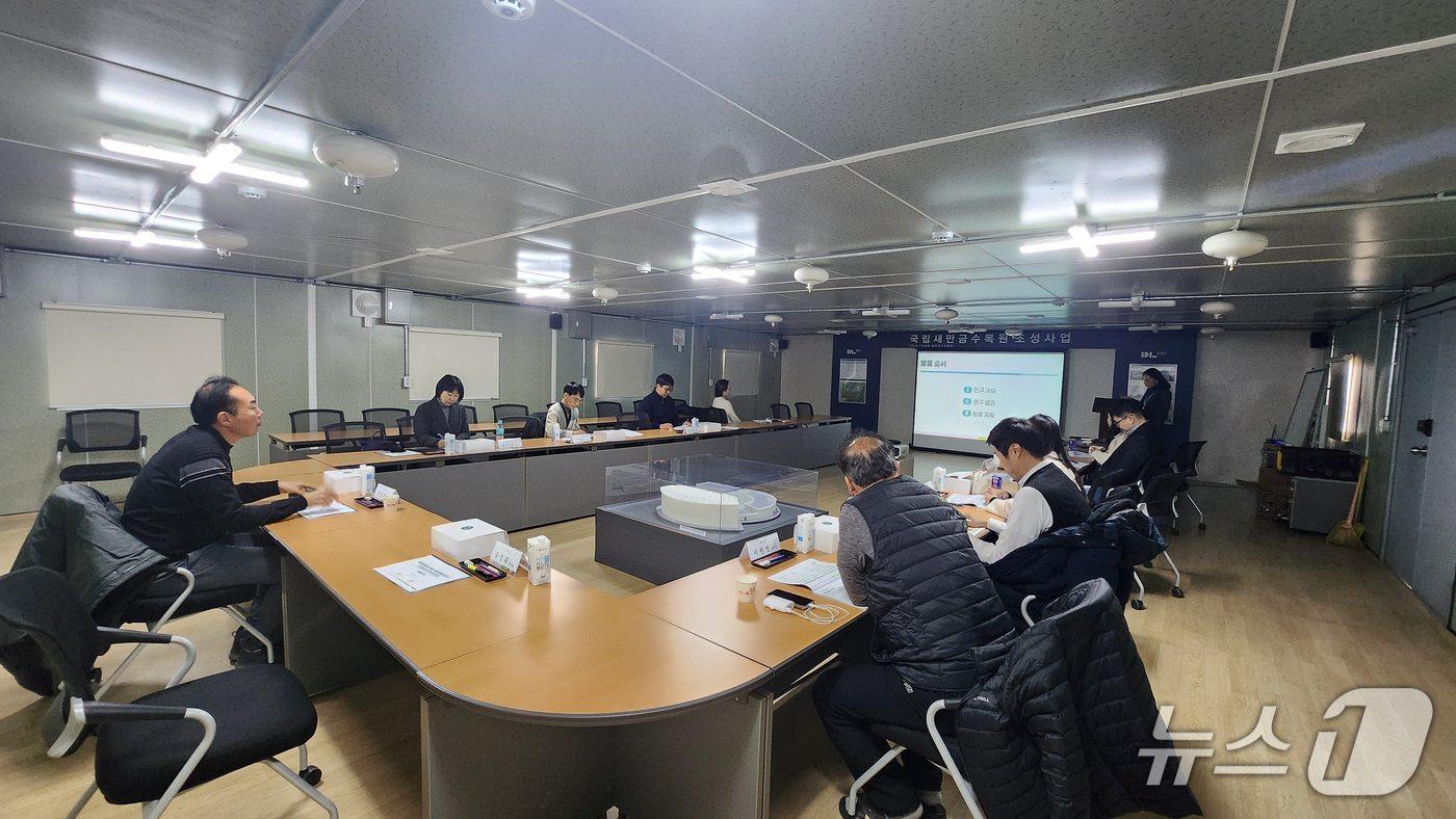 산림청은 4일 국립새만금수목원 조성대상지에서 ‘식물생육 모니터링 연구’ 최종보고회를 개최했다. &#40;산림청 제공.재판매 및 DB금지&#41;/뉴스1