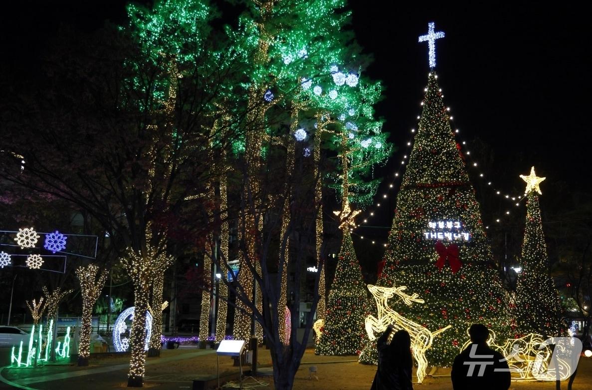 본문 이미지 - 대구 북구 일대에 설치된 빛거리.&#40;대구 북구 제공. 재판매 및 DB금지&#41;