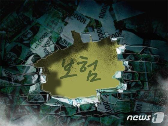 본문 이미지 - 5일 보험업계에 따르면 올해 3분기 누적 생명보험사의 순이익은 4조 8301억 원으로 전년 동기 대비 8.3% 감소했다. 같은 기간 보험손익이 3조 6082억 원으로 전년 동기 20.9% 감소한 반면, 투자손익은 2조 7719억 원으로 19.4% 증가했다.  ⓒ 뉴스1