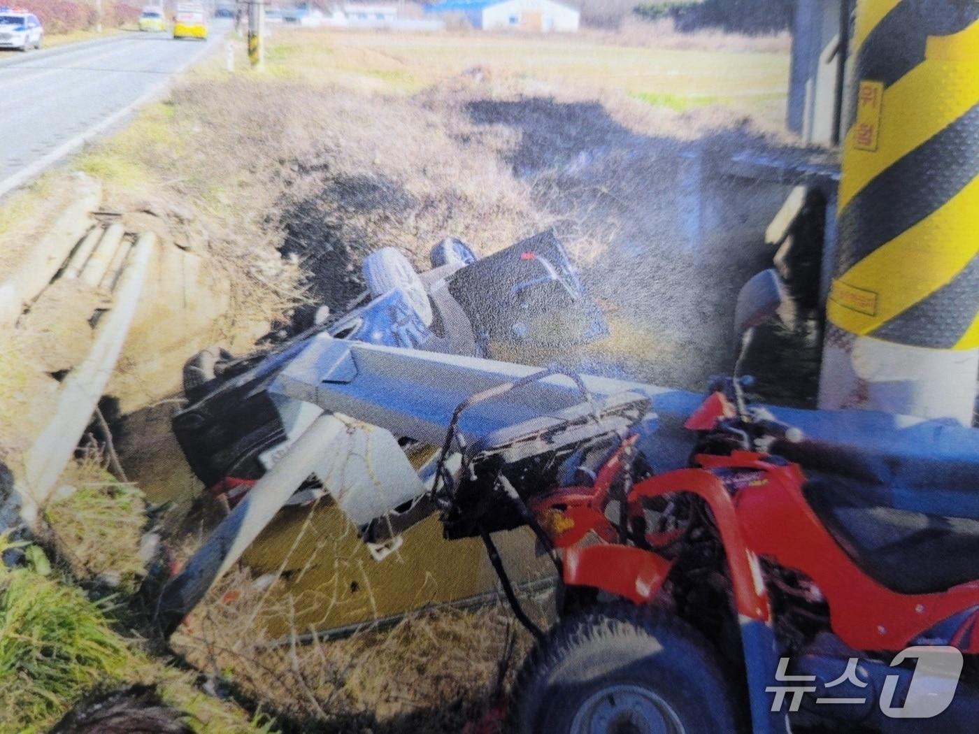 본문 이미지 - 태안 근흥면 정죽리 교통사고 현장. &#40;태안경찰서 제공, 재판매 및 DB금지&#41; / 뉴스1