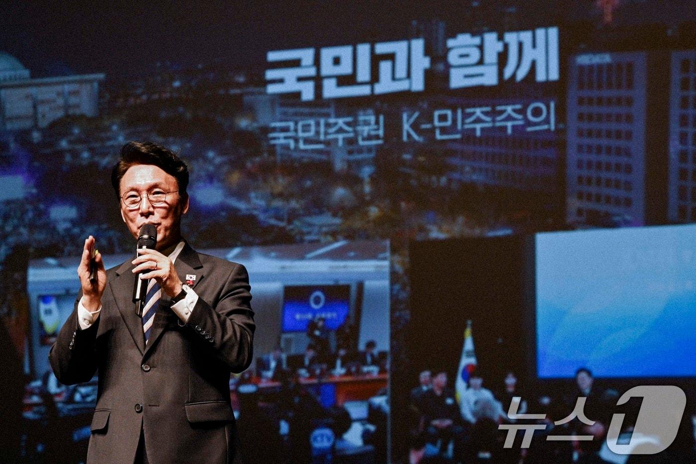 김민석 국무총리가 4일 광주 서구 서빛마루 문화예술회관에서 광주시민들을 대상으로 국정설명회를 하고 있다. (광주·전남사진기자단) 2025.12.4/뉴스1 ⓒ News1 이수민 기자