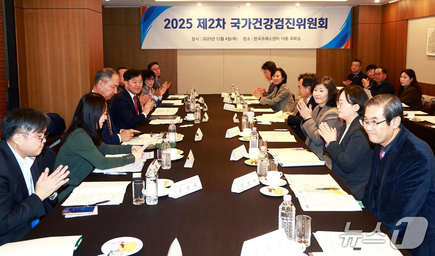 이형훈 보건복지부 제2차관이 4일 서울 중구 한국프레스센터에서 열린 &#39;2025년 제2차 국가건강검진위원회&#39;에서 발언하고 있다&#40;보건복지부 제공&#41;