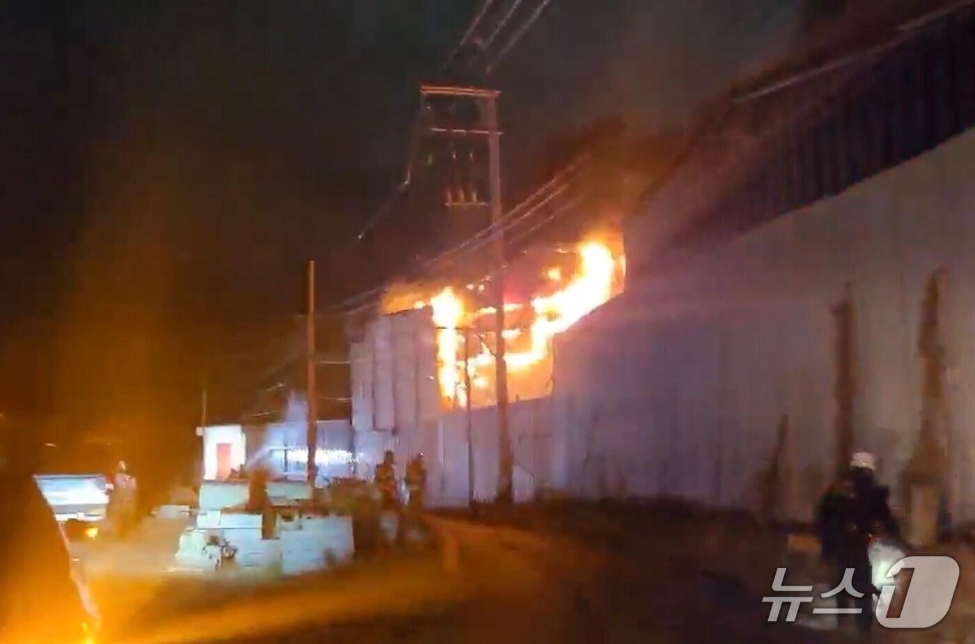 4일 오후 제주시 노형동 자원순환관리시설에서 화재가 발생했다.(제주도소방안전본부 제공. 재판매 및 DB금지)