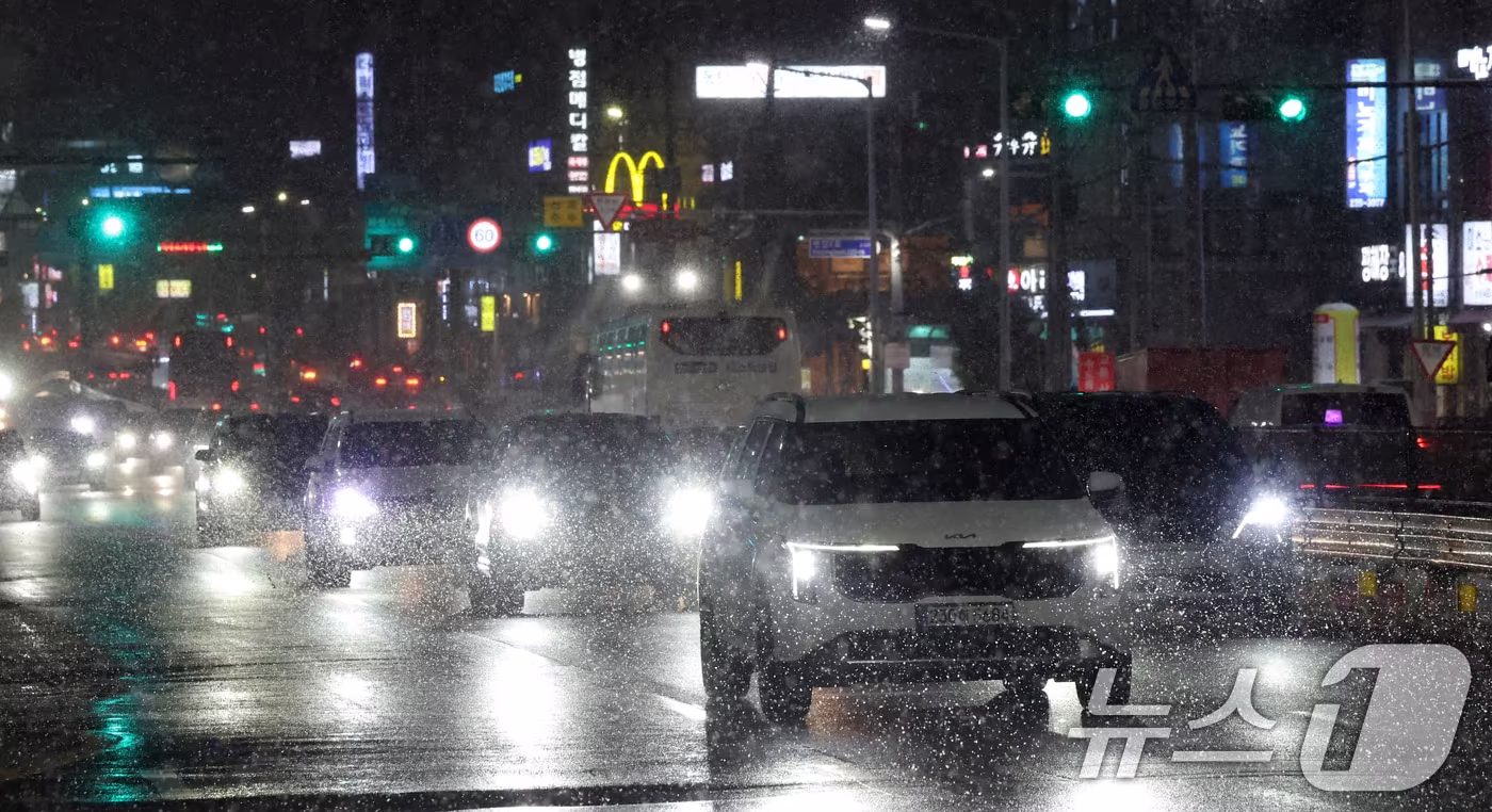 지난 4일 오후 경기 화성시 송화초등학교 인근 경기대로. /뉴스1 